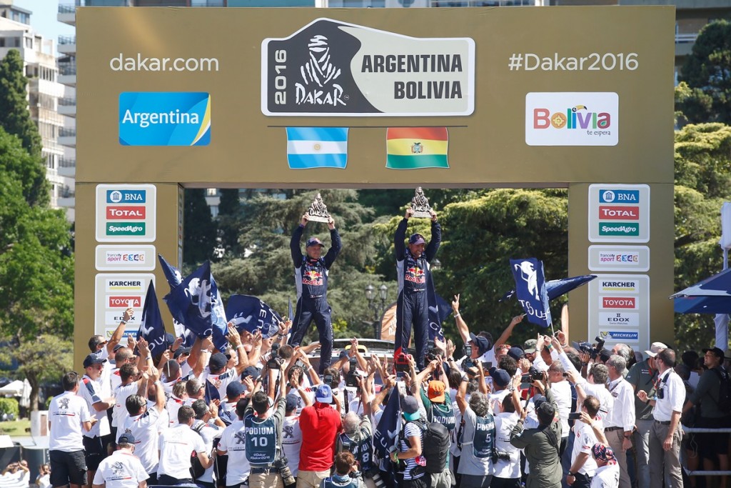 302 PETERHANSEL Stephane (fra) COTTRET Jean Paul (fra) PEUGEOT ambiance victory during the Dakar 2016 Argentina,  Bolivia, Etape 13 / Stage 13,  Villa Carlos Paz – Rosario, Finish - Podium  from  January 16, 2016 - Photo Gregory Lenormand / DPPI